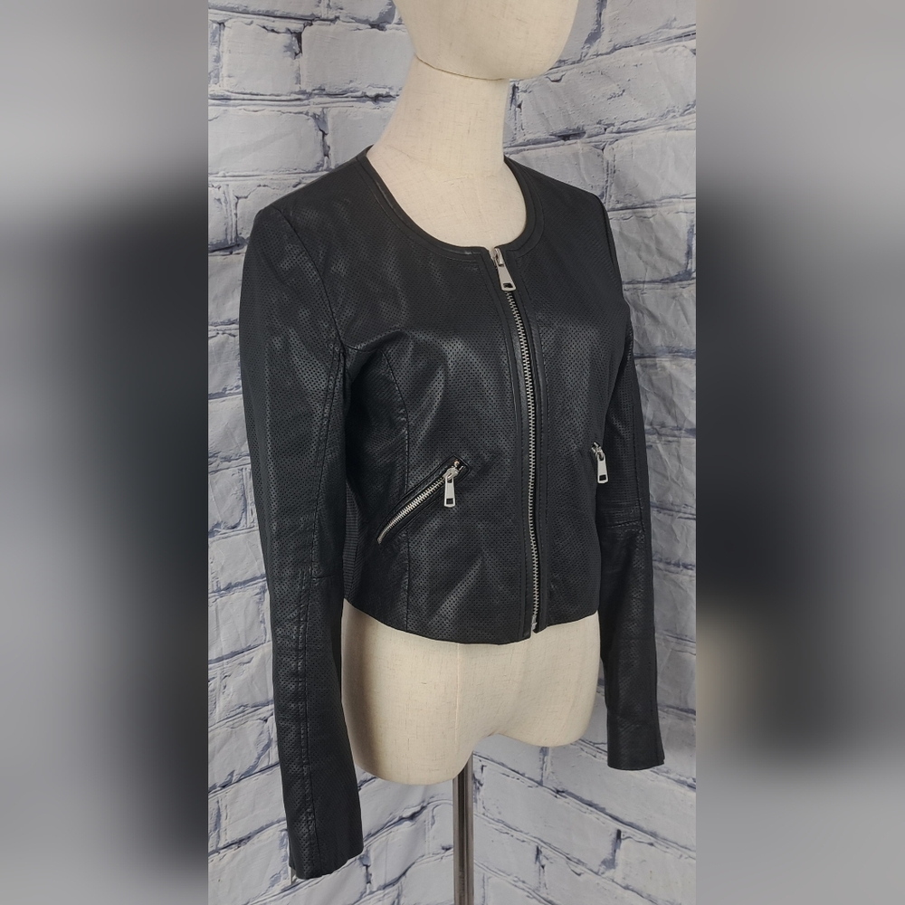 Bagatelle NYC Women's Genuine Leather Jacket Perforated Cropped Zip Cuffs Medium - Picture 7 of 16